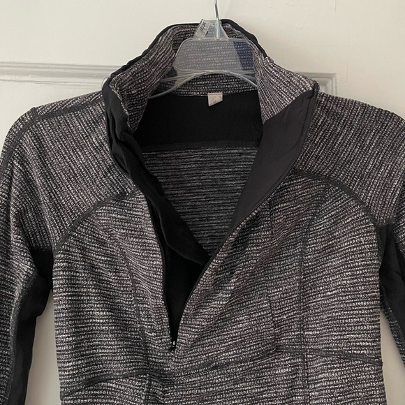 Lululemon Quarter Zip | Women’s Size 2 | Heather Grey - Picture 3 of 8
